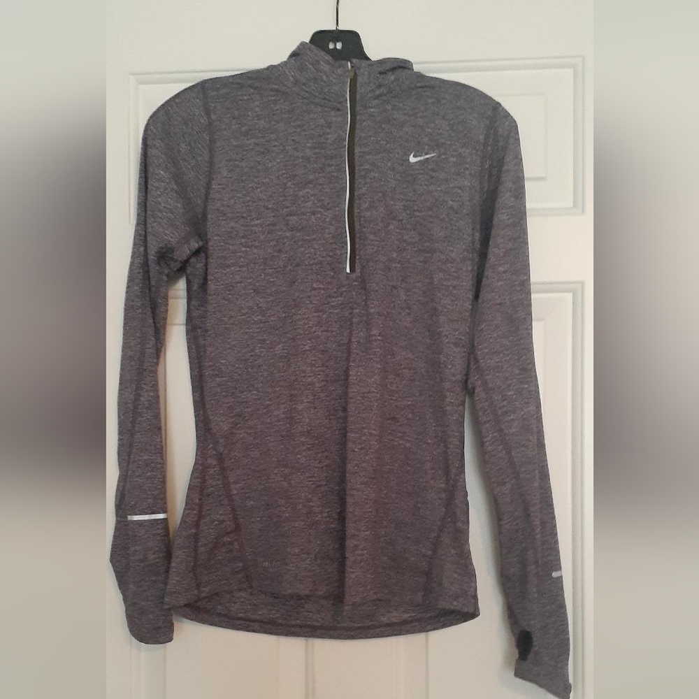 Nike element grey fitness sweatshirt. Size small.